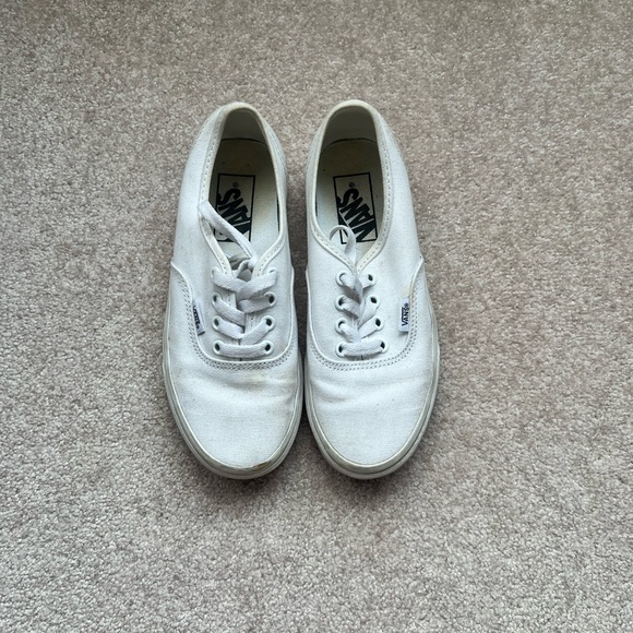 White Vans - Picture 1 of 4